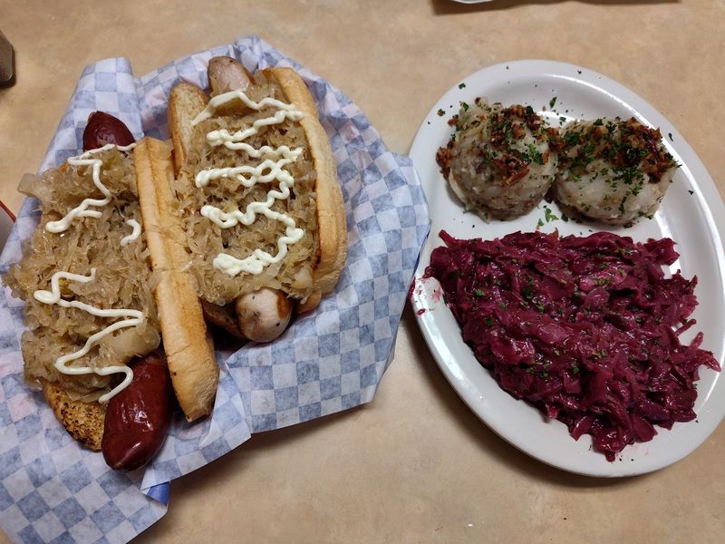 Lunch Plates Big Enough To Make You Rethink Dinner