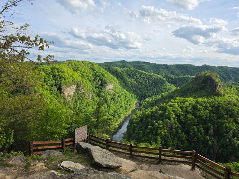 A Gorge That Changes the Whole Drive