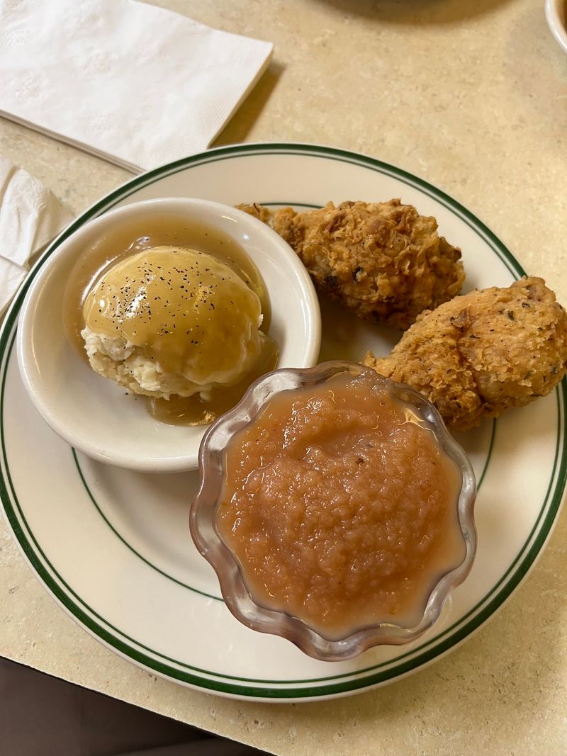 Why This Orchard Diner Earns a Spot on Your Weekend List