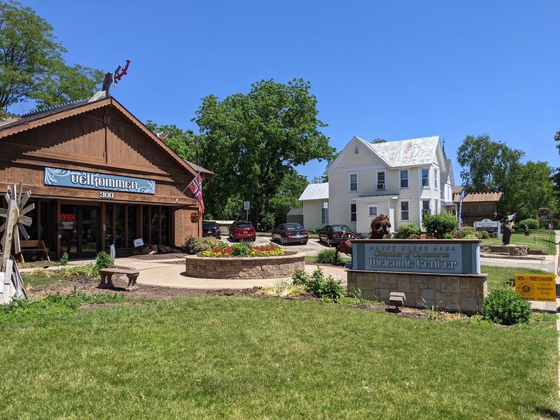 Meet The Norwegian Immigrants Who Shaped Mount Horeb