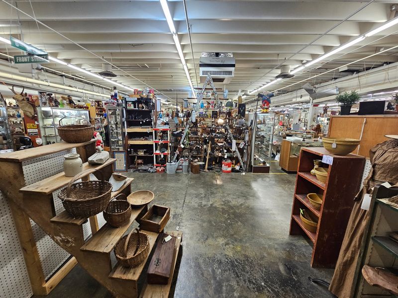 A Shopping Adventure That Refuses to Stay Small