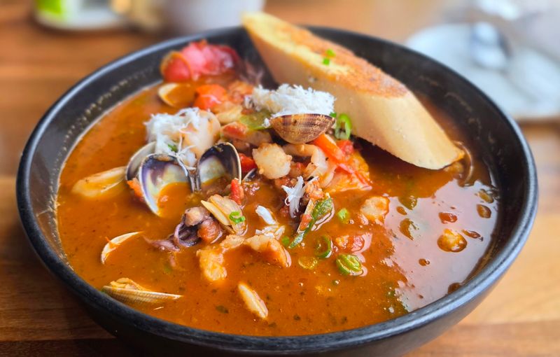 Crab Mac, Cioppino, And A Curry Worth The Detour
