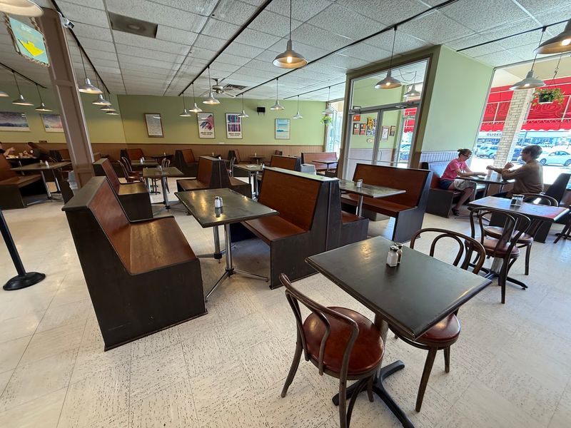 Schmaltz's Sandwich Shoppe