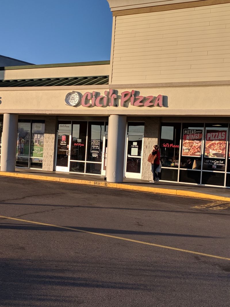 Make a Small-Plate Tour at Cicis in Roanoke