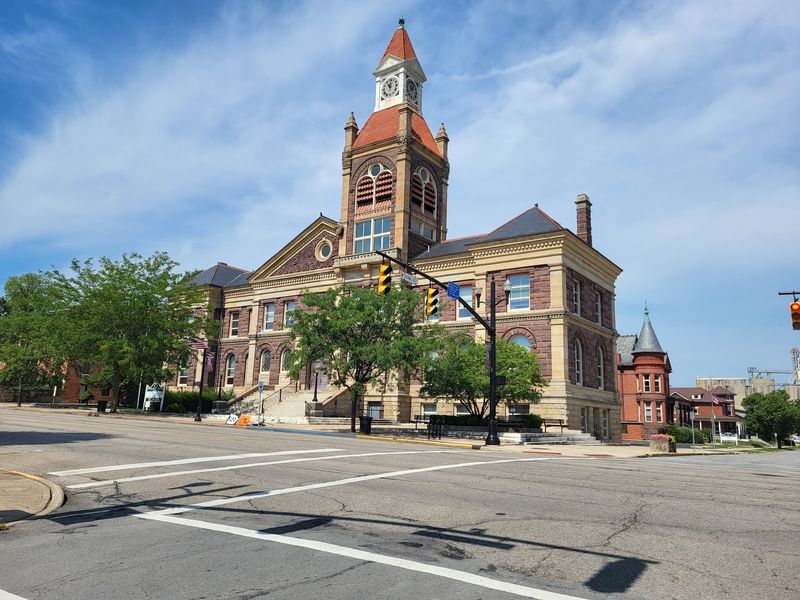 A Courthouse at the Center of Things