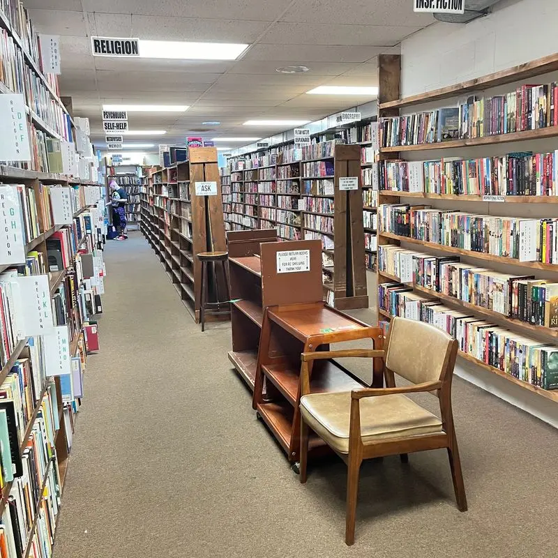 Books In Stock Used & Rare Books - Wooster: Hunt for the Unexpected