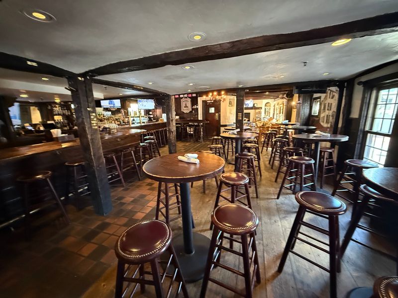 Warren Tavern