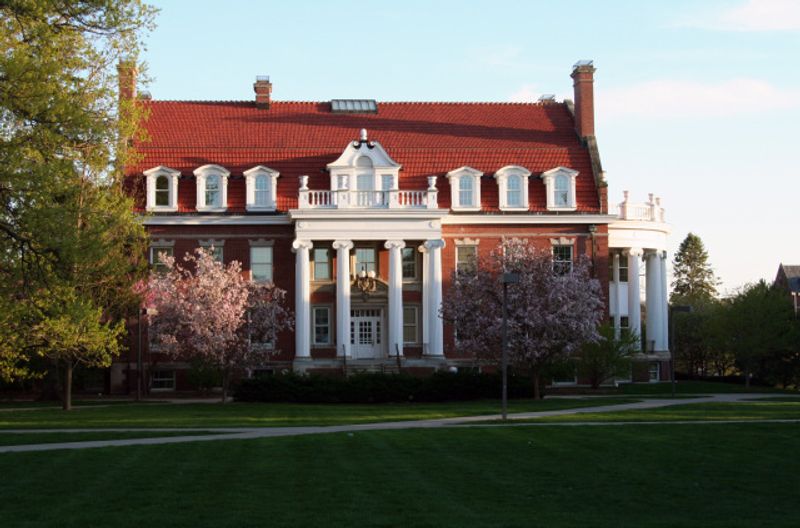 A Cozy 1883 House With a Trailblazing Vet Behind Its Name