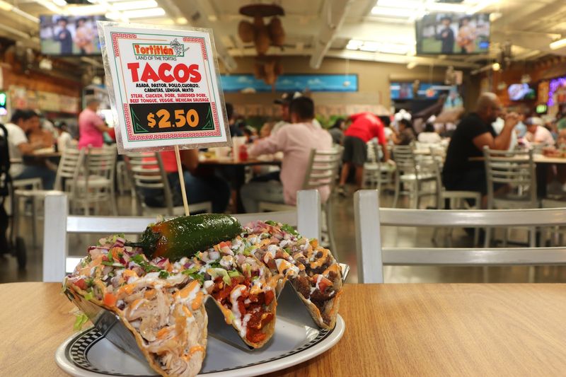 Follow the Food Court Aromas