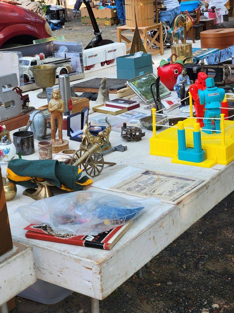 Redwood Country Flea Market
