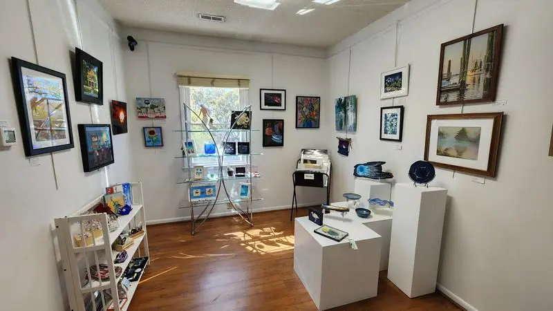 Independent Shops Make Wandering Worthwhile