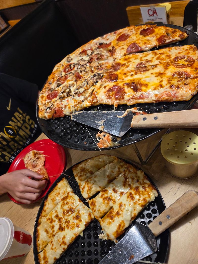 Chet & Matt's Pizza - Sandusky