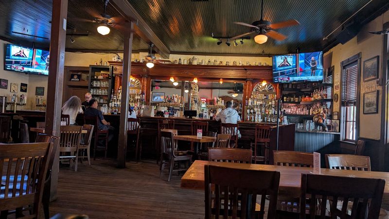 An Indoor Pause When Texas Turns Up the Heat
