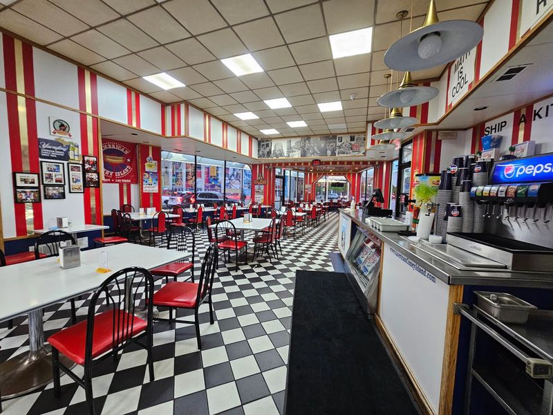 Quick Service Turns Ordering Into a Rhythm