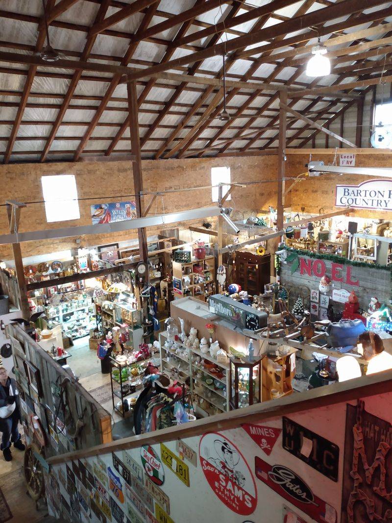 Dozens of Vendors, Dozens of Personalities