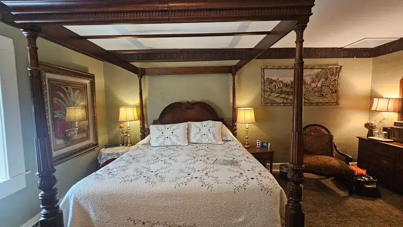 Victorian Rooms For Anyone Who Prefers Comfort Over Bars