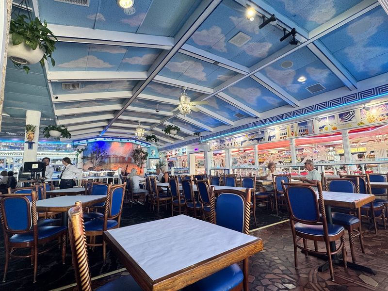 Hellas Restaurant & Bakery
