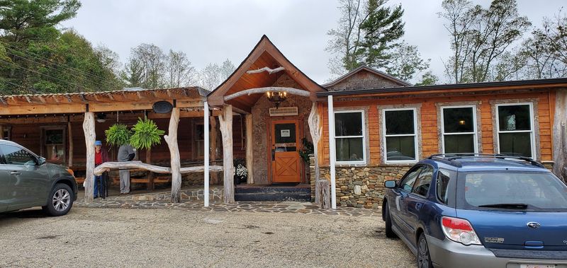 A Steakhouse Beyond the Busy Roads
