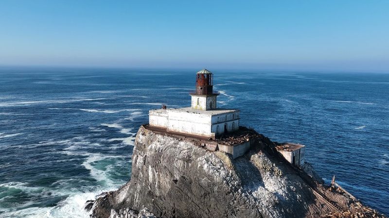 A Spooky, Affordable Oregon Coast Stop Worth Planning