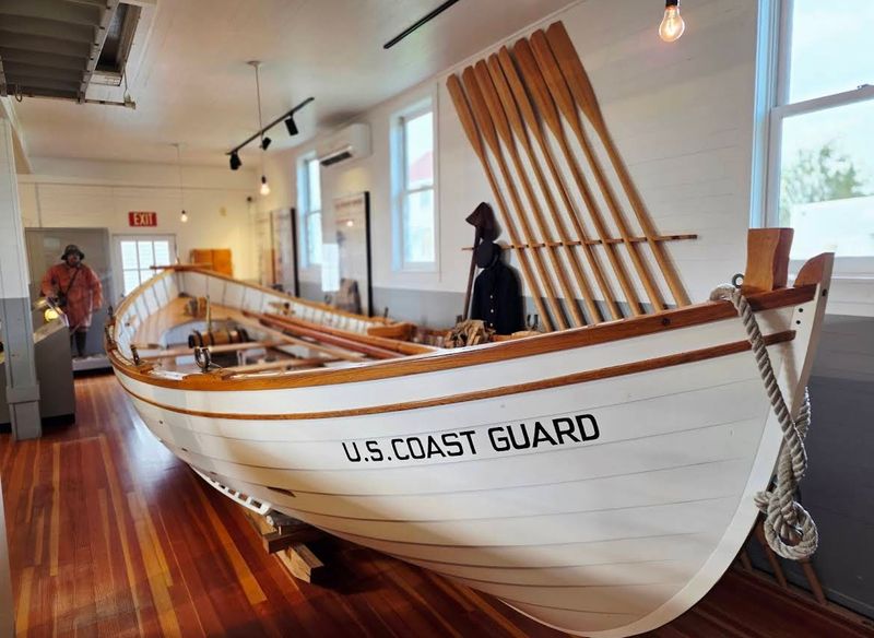 Brave Rescuers Rowed Straight Into The Storms