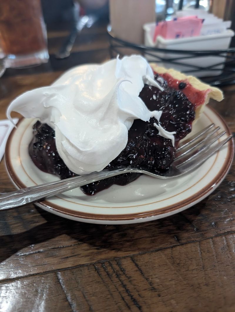 The Blackberry Pie That Keeps People Coming Back