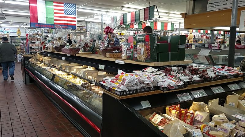 Tenuta's Deli