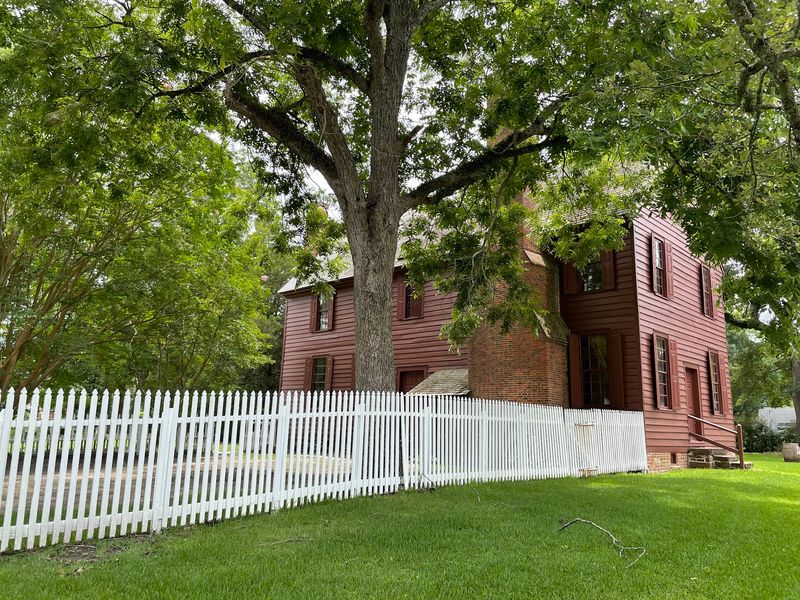 Step Closer to the Old Houses