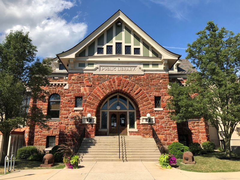 Defiance Public Library in Defiance