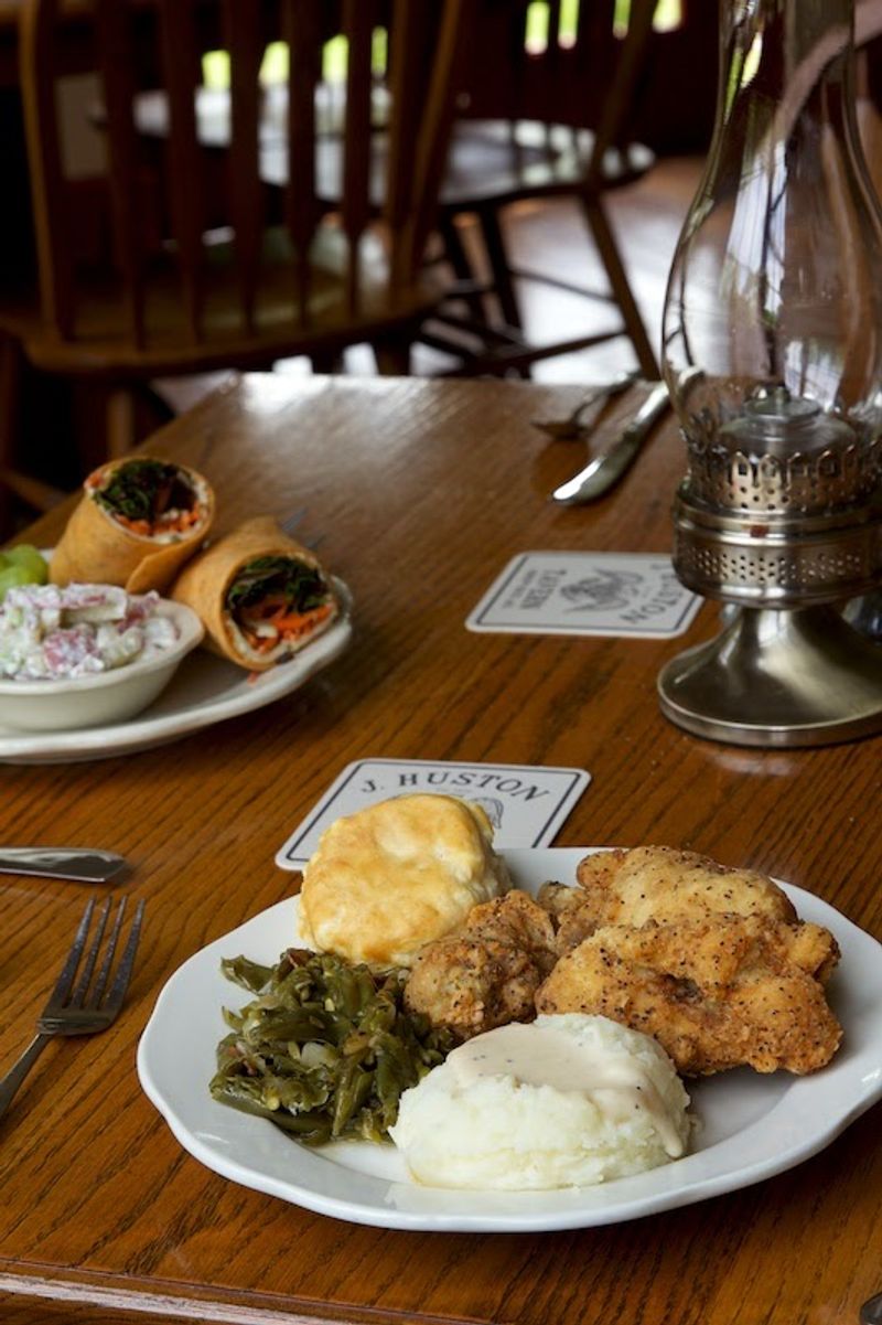 Why This Old Tavern Belongs On Your Missouri Drive List