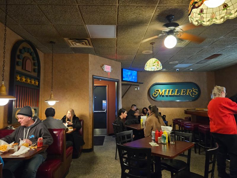 Generations Of Burger Lovers Kept This Spot Going
