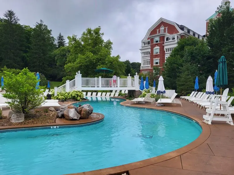 Historic Spring Pools Offer the Signature Soak