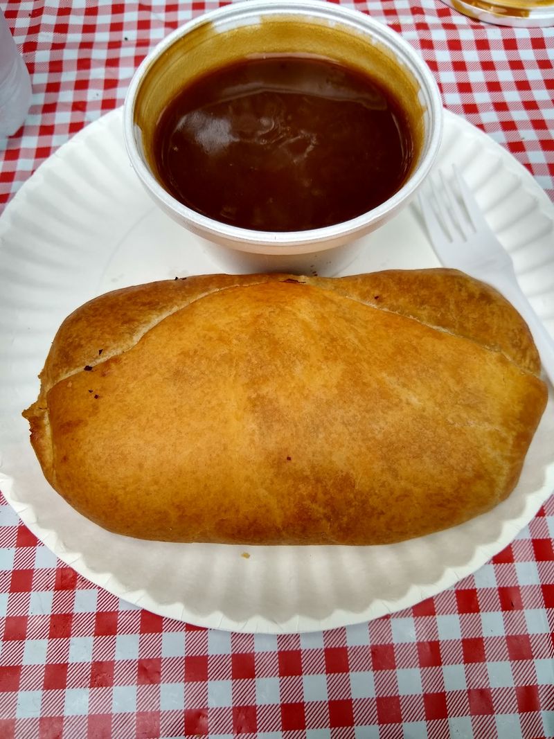 Pick A Side In The Great Gravy Debate