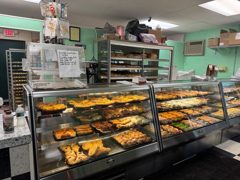 Golden Hands Bakery