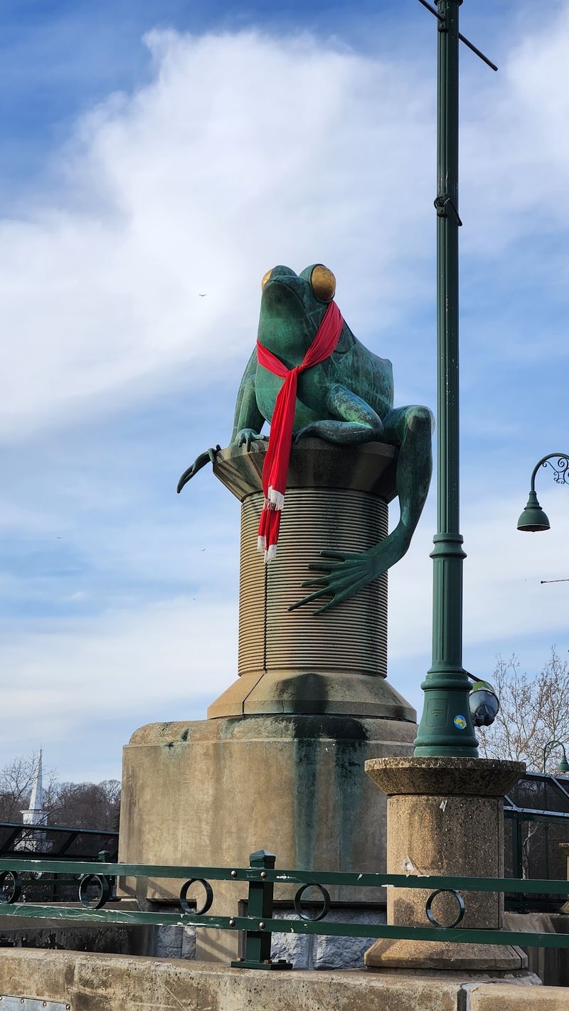 Red Scarves Make The Winter Visit Extra Adorable