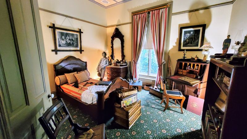 Rooms That Feel Like Family Memories