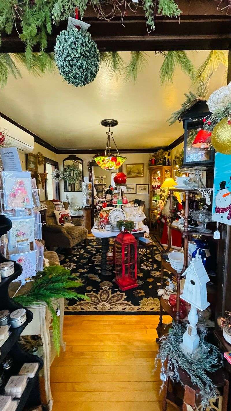 Allouez Antiques & Vintage