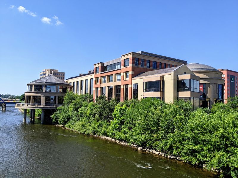 Fuel Up With River Views Before Round Two