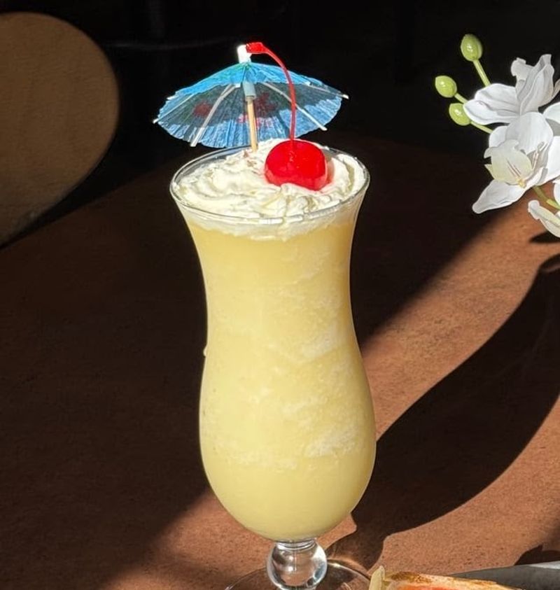 Café De Isla Mornings And Tropical Sips