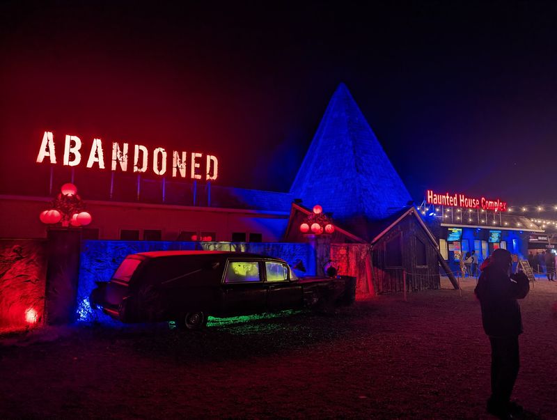 Abandoned Haunted House Complex