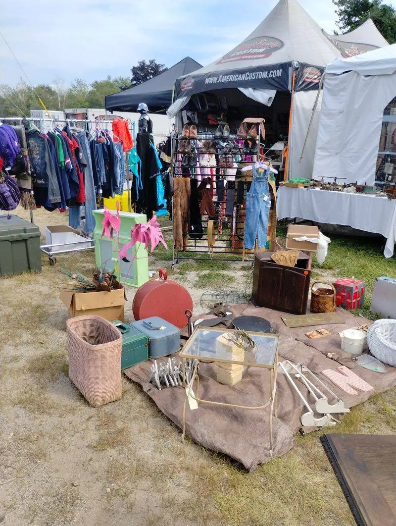 Give Vintage Clothing a Closer Look