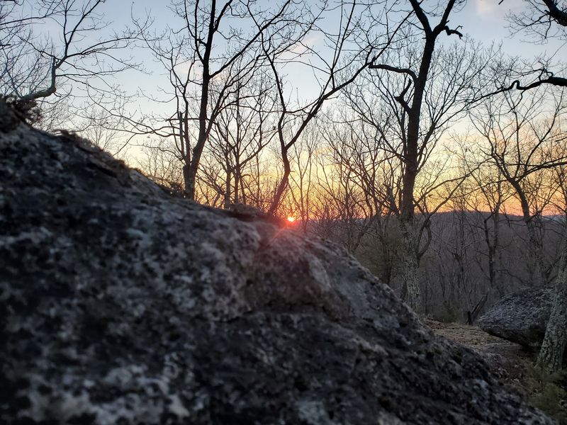 Winter Scenery Gives the Day a Quiet Ending