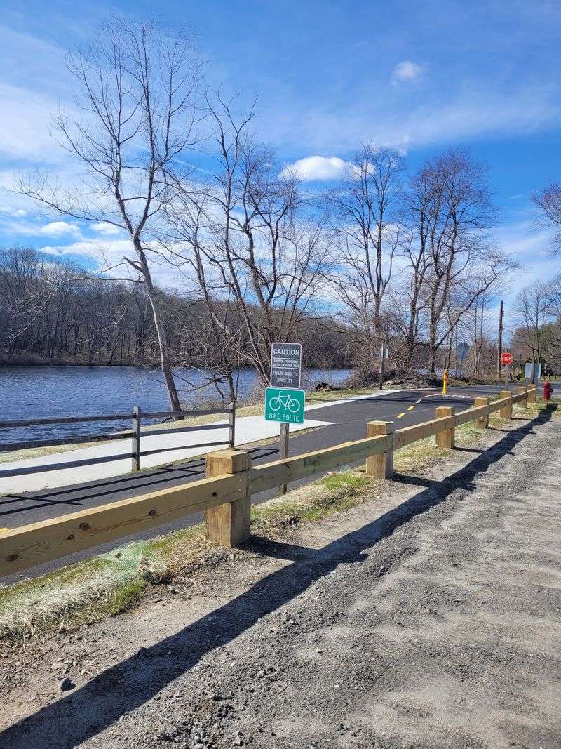 The Farmington River Trail Makes A Perfect Shopping Break