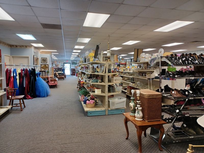 Dime & Dollar Thrift Store