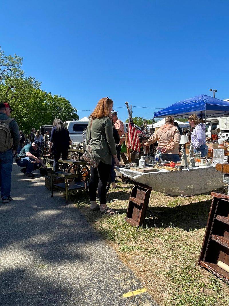 Road-Trippers From Three States Can Make An Easy Weekend Of It