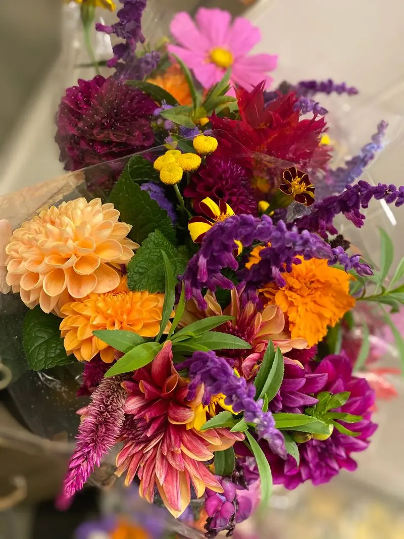 Flowers, Friendly Faces, and a Food Truck Bonus