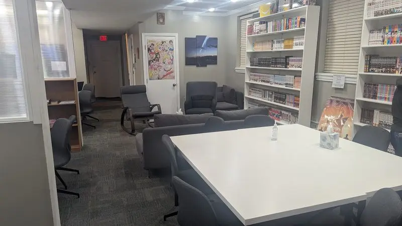 Comfy Booths Built For Losing Track Of Time
