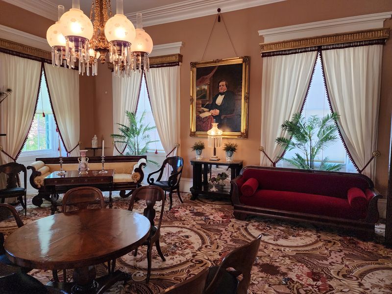 Step Inside a Former Governor's Home