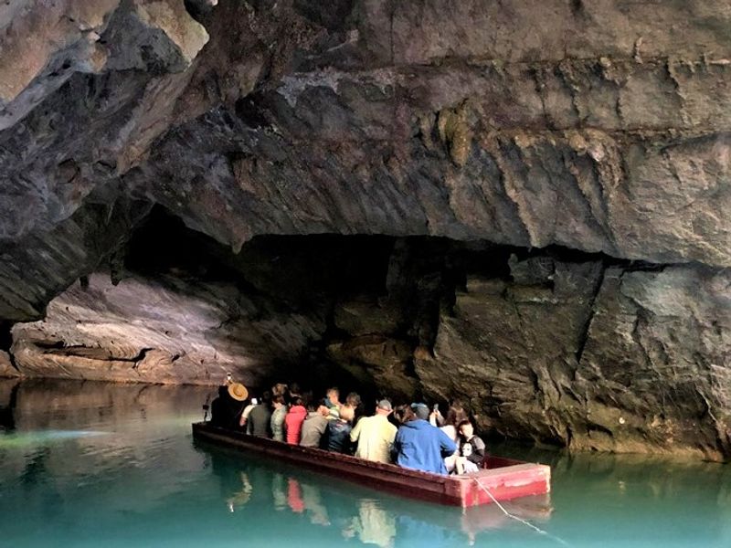 Penn's Cave and Wildlife Park