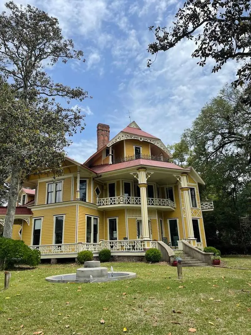 Step Inside The Lapham-Patterson House
