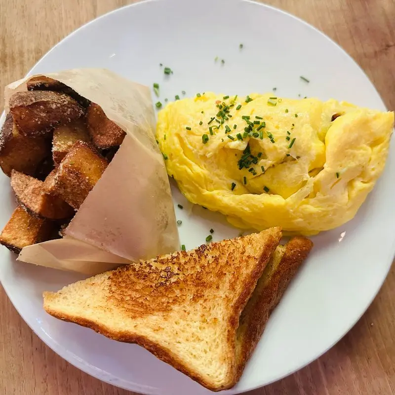 Omelettes for the Savory Breakfast Crowd